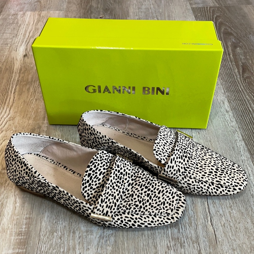 Gianni Bini Cheetah Print Loafers 🐆